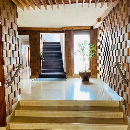 L'olliffe Joli Hypercentre A 2 Pas De La Place Morny