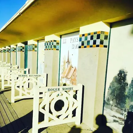 L'olliffe Joli Hypercentre A 2 Pas De La Place Morny Deauville